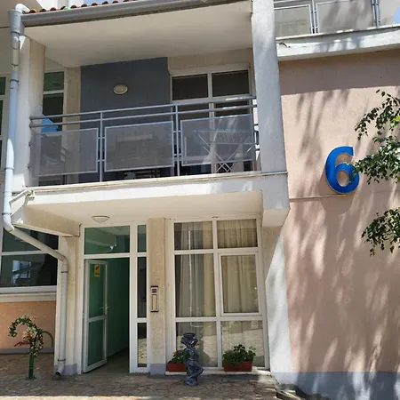 бриджит * ساني بيتش